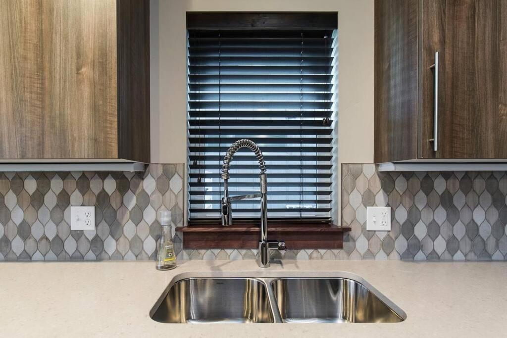 Luxury Townhome On The Park With Bridger Mtn Views Боузман Екстериор снимка