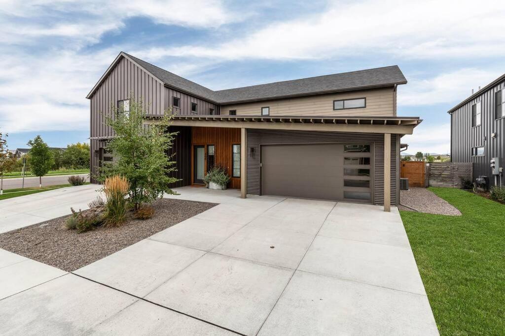 Luxury Townhome On The Park With Bridger Mtn Views Боузман Екстериор снимка